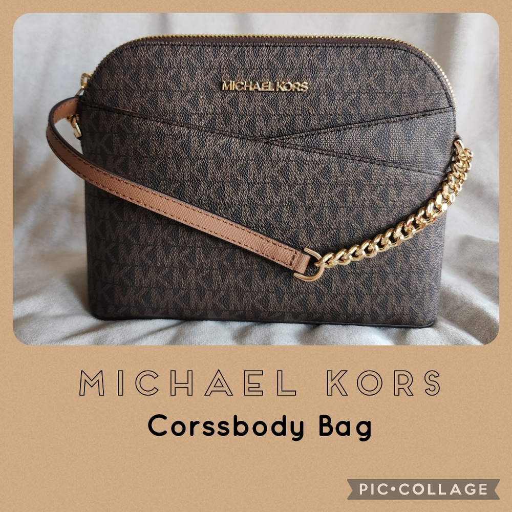 MICHAEL KORS Jet Set Travel Medium Logo Dome Crossbody Bag